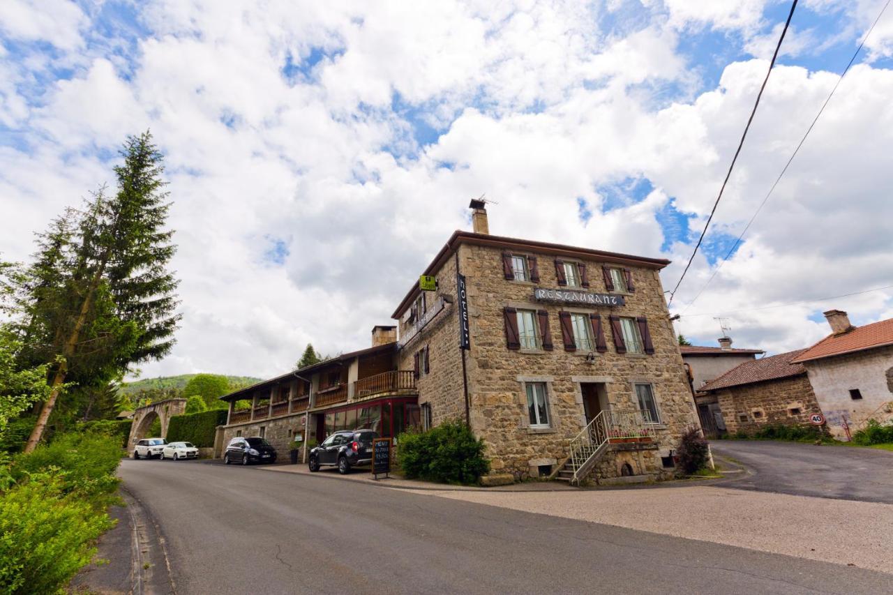 Hotel Au Pont de Raffiny Saint-Anthème Exterior foto